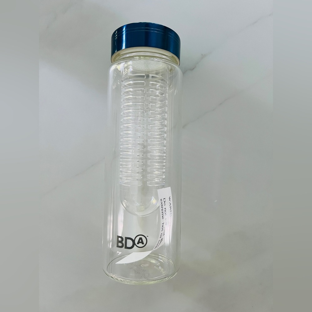 BDA Clear Glass Water Bottle with Blue Lid removable infuser 500ml 17oz BPA free